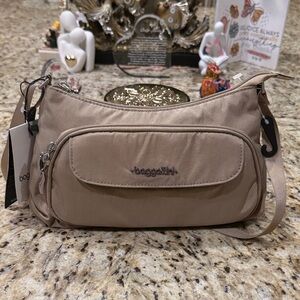 NWT Baggallini Beige Crossbody Bag